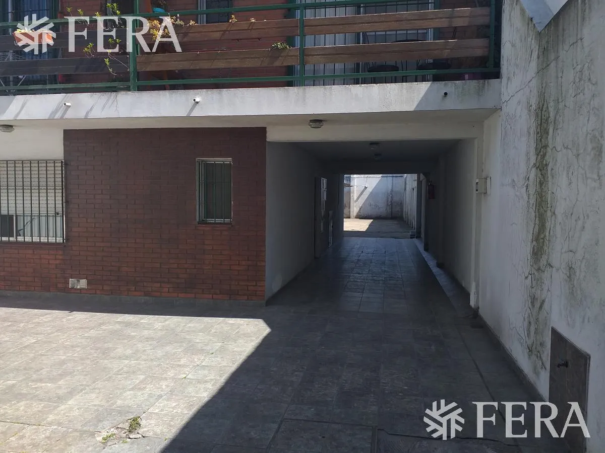Аренда квартиры с отдельным входом на первом этаже в Avellaneda