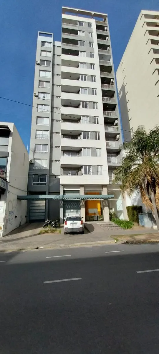 Departamento de 2 ambientes al contrafrente en Lomas de Zamora