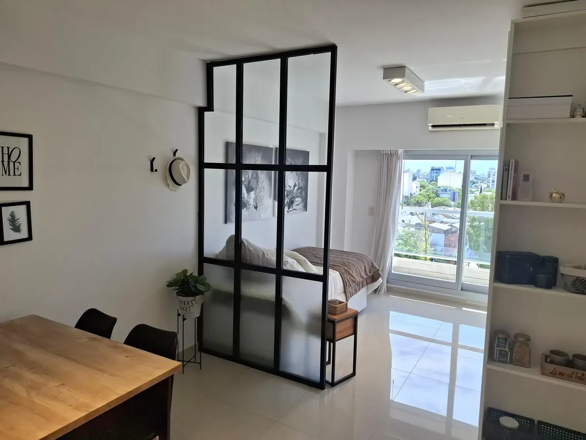 Квартира-студия с мебелью и балконом в Parque Chas