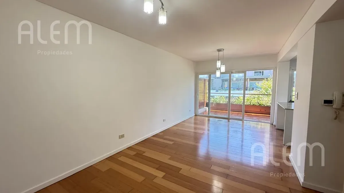 Two-bedroom duplex apartment in Lomas de Zamora Oeste