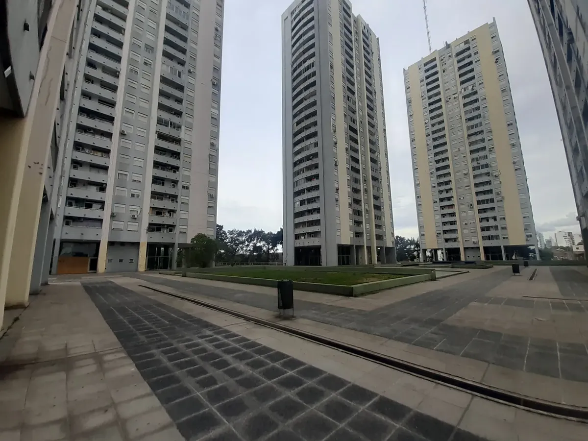 Departamento de 3 ambientes con cochera en Avellaneda