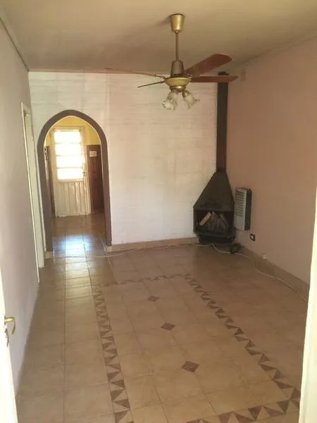 Three-room front PH with patio in Lomas de Zamora East