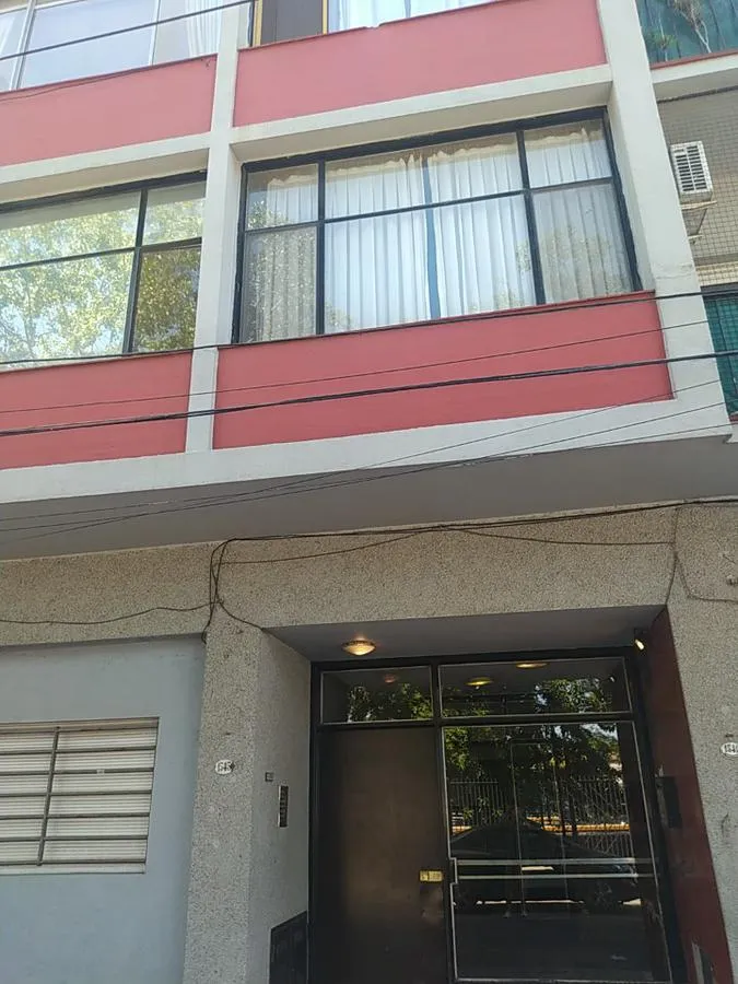 Departamento de 2 ambientes con balcón al frente en Vicente López