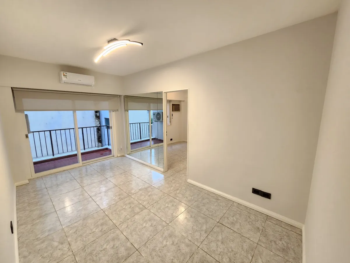 Departamento de 2 ambientes con balcón en Retiro