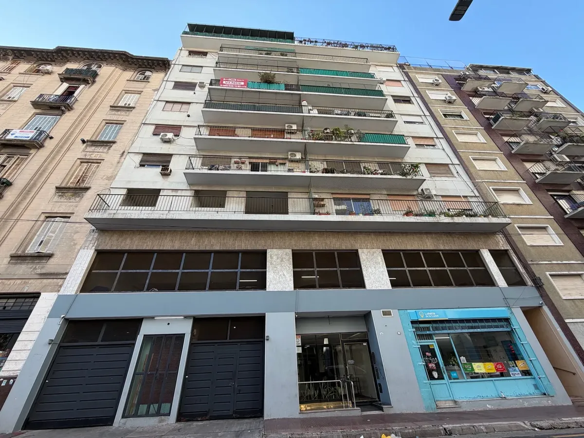 Departamento de 3 ambientes con balcón en Monserrat