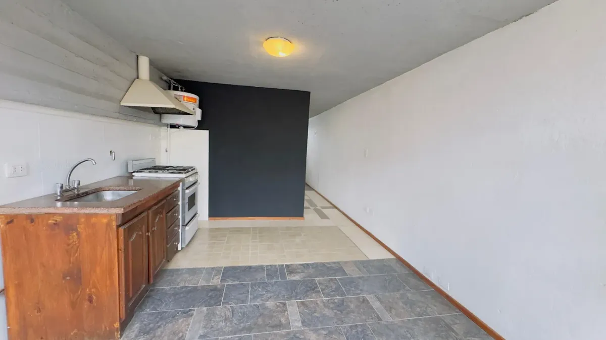 Departamento de 2 ambientes en planta alta en Villa Adelina