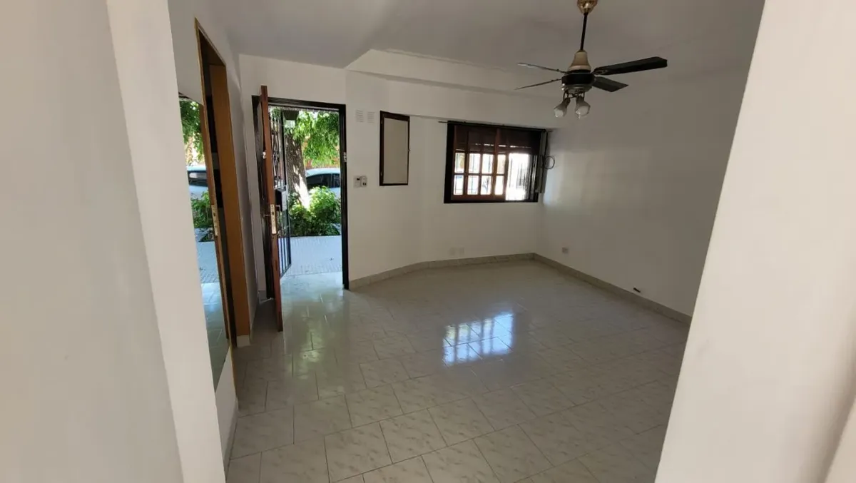 Two-room ground-floor PH in Liniers