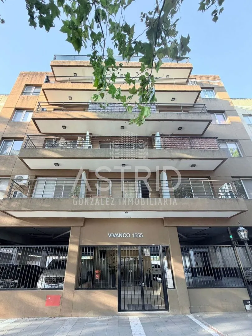 Apartamento de dois ambientes com terraço no Tigre Centro