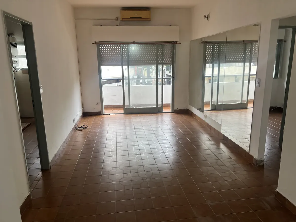 Two-bedroom apartment with two balconies in Barracas