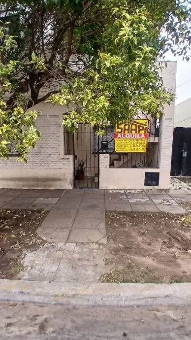 Three-room house for rent in Martín Coronado