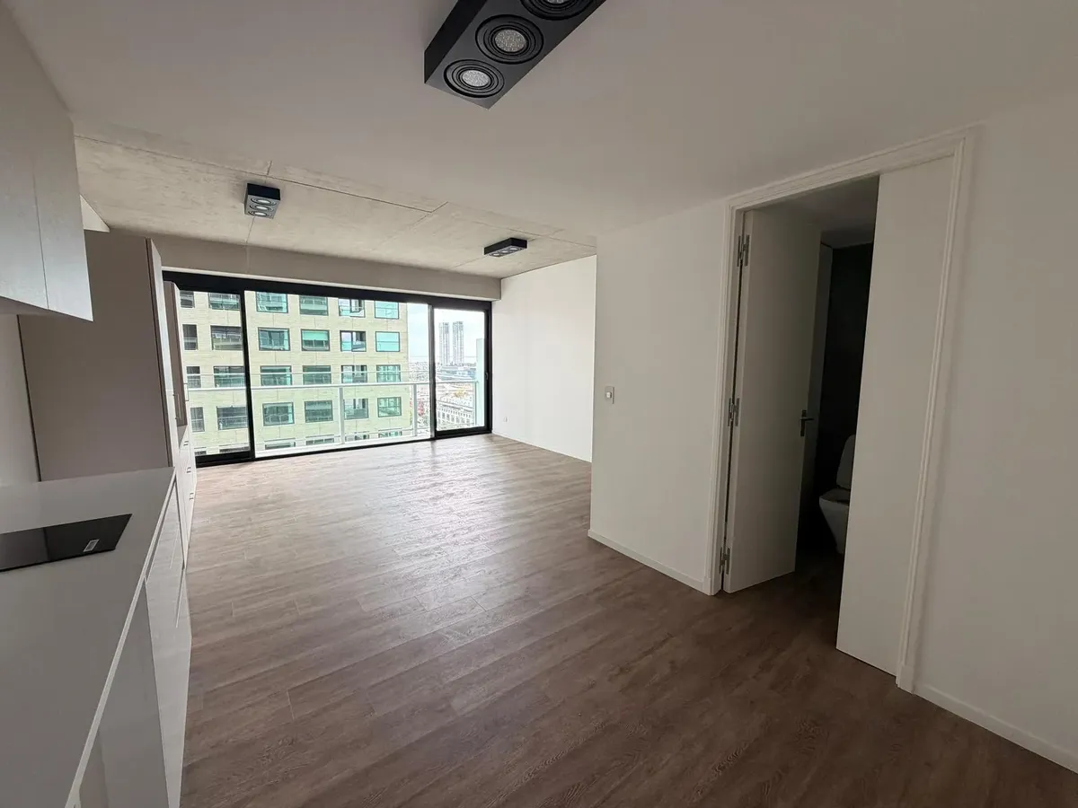Studio sin muebles en alquiler en Puerto Madero
