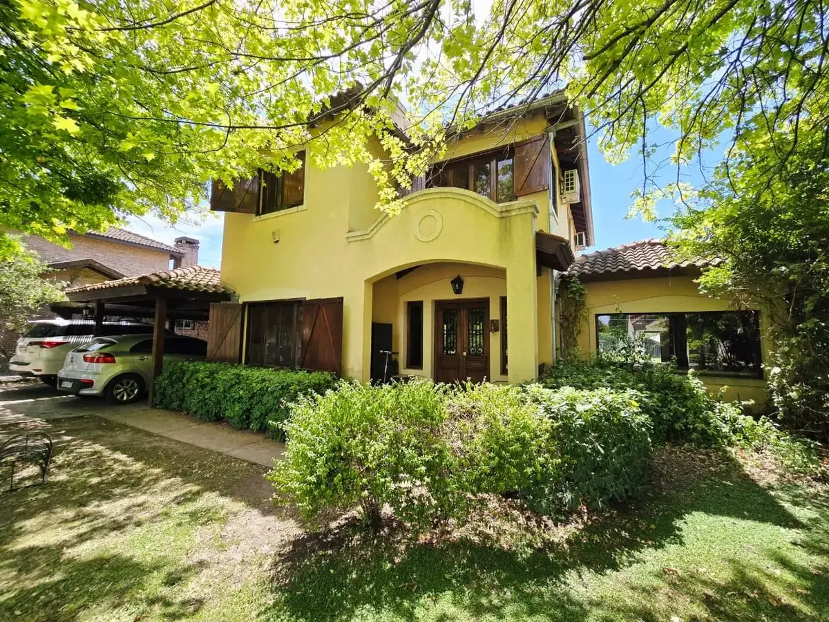 Aluguel de casa com piscina e 4 dormitórios em Santa Silvina, Pilar