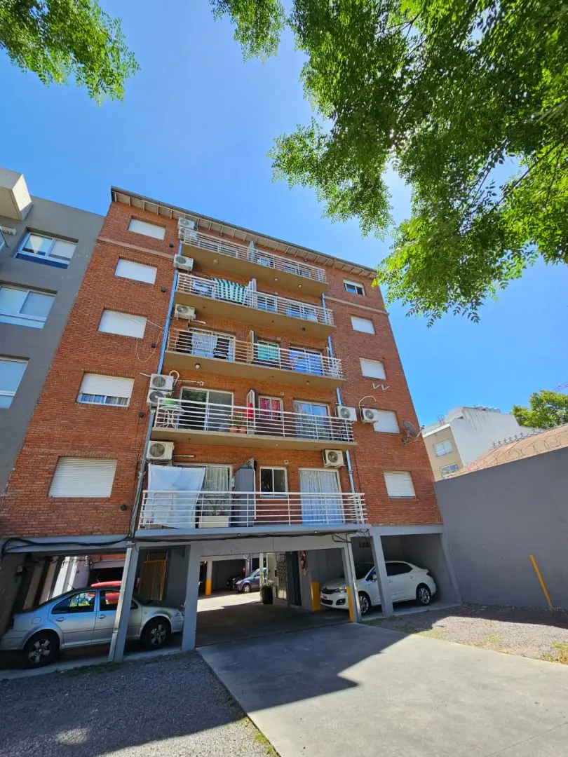 Apartamento de 3 ambientes no contrafrente em San Fernando