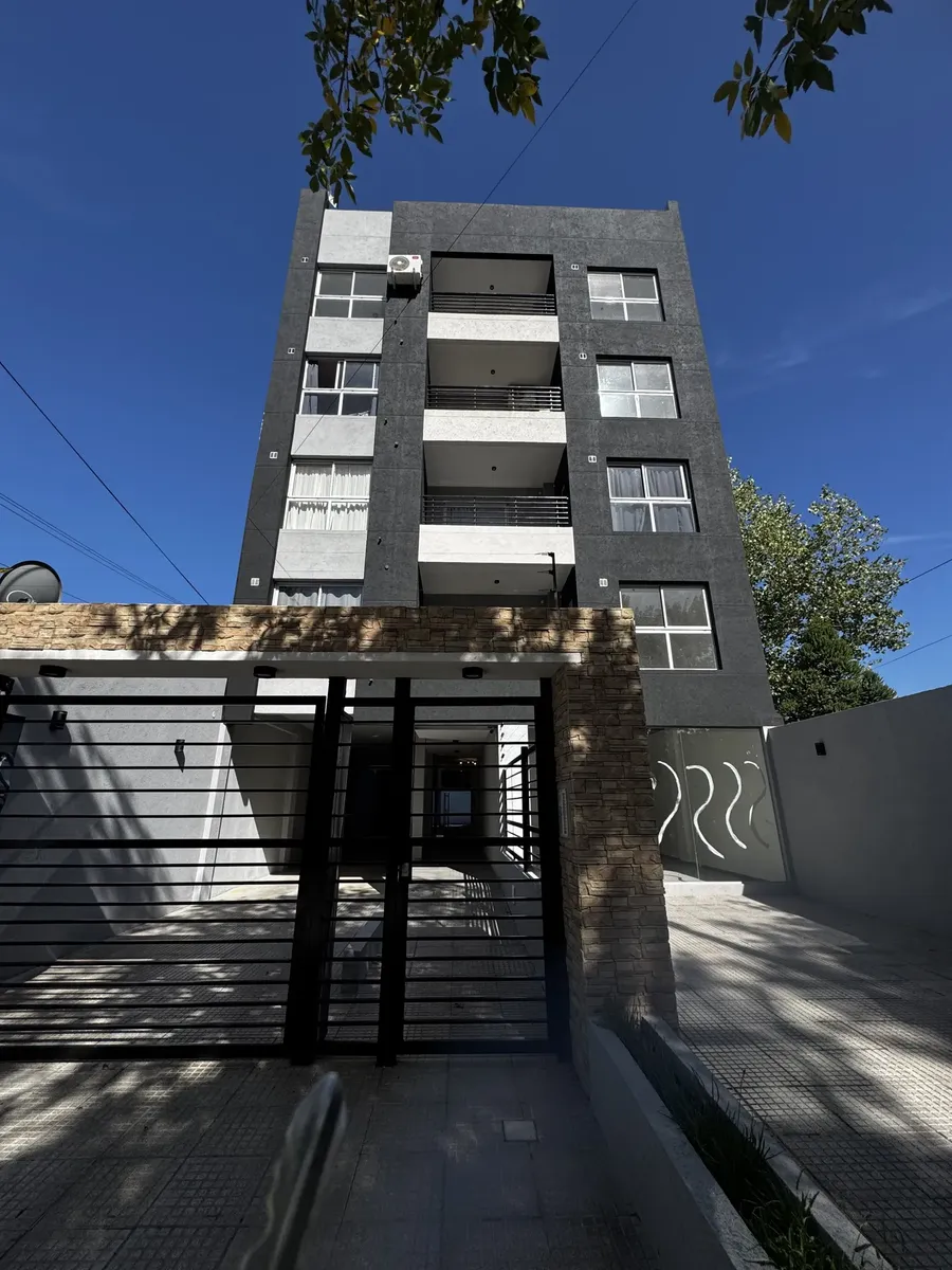 2 Ambientes Con Vestidor, Cochera Y Terraza Privada Excelente Ubicación
