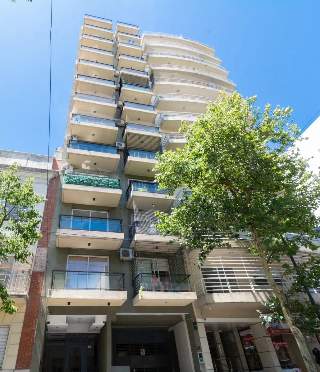 Квартира-студия в аренду в Flores