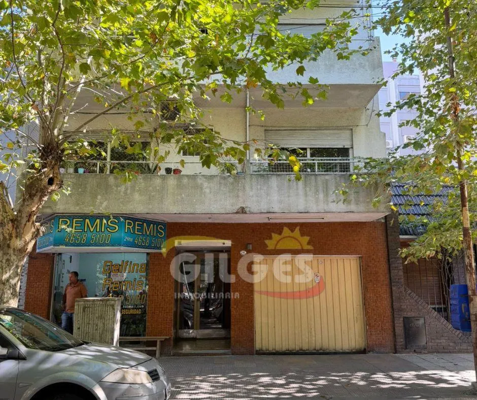 Two-room apartment facing Plaza Mitre in Ramos Mejía