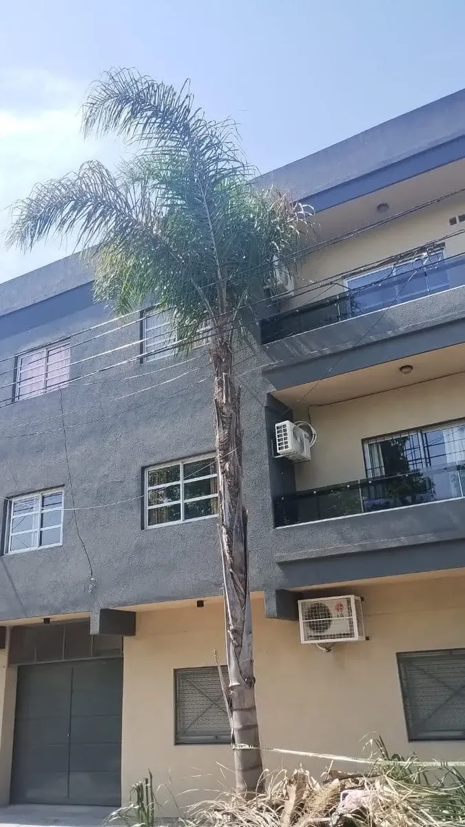 Apartamento de três ambientes com 2 dormitórios e vaga de garagem fixa em Villa Bosch