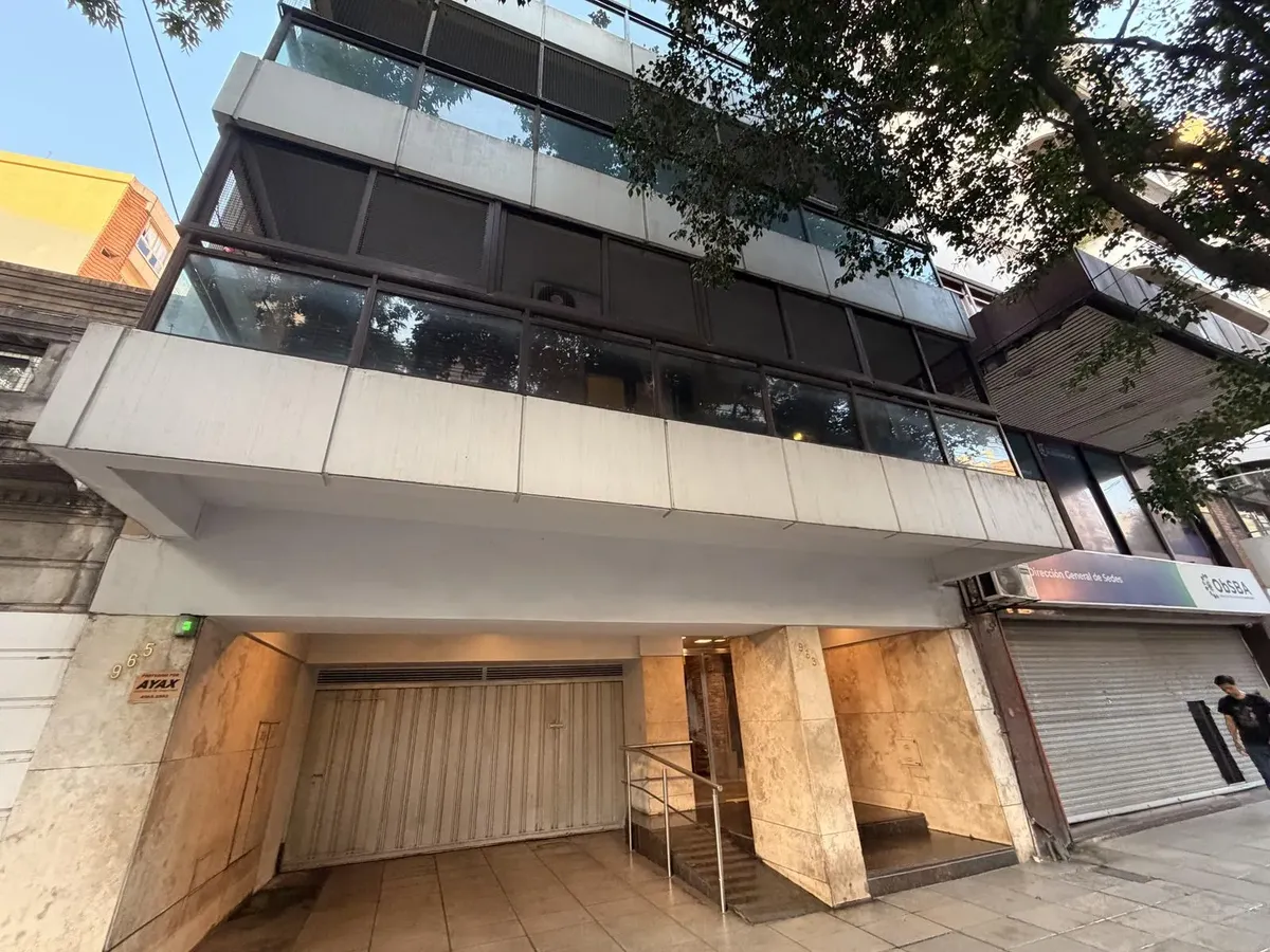 Departamento de 2 ambientes en piso alto en Caballito