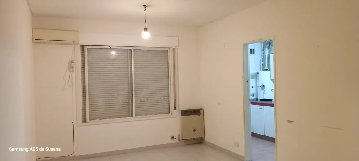 Departamento de 2 ambientes contrafrente en Vicente López