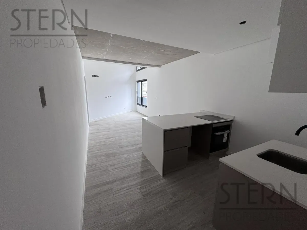 Двухкомнатная квартира с мебелью (никто не жил) и террасой в Villa Crespo