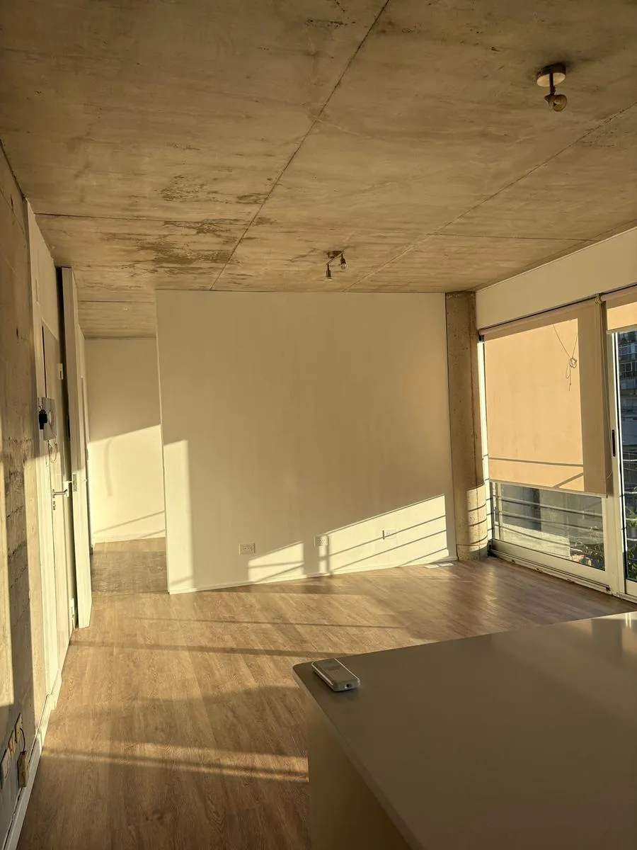 Unfurnished one-bedroom apartment in Olivos