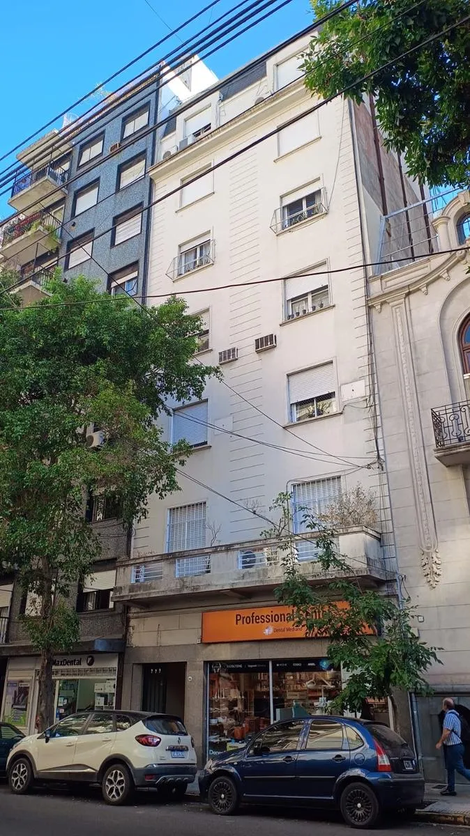 Apartamento reformado com 2 dormitórios em Recoleta