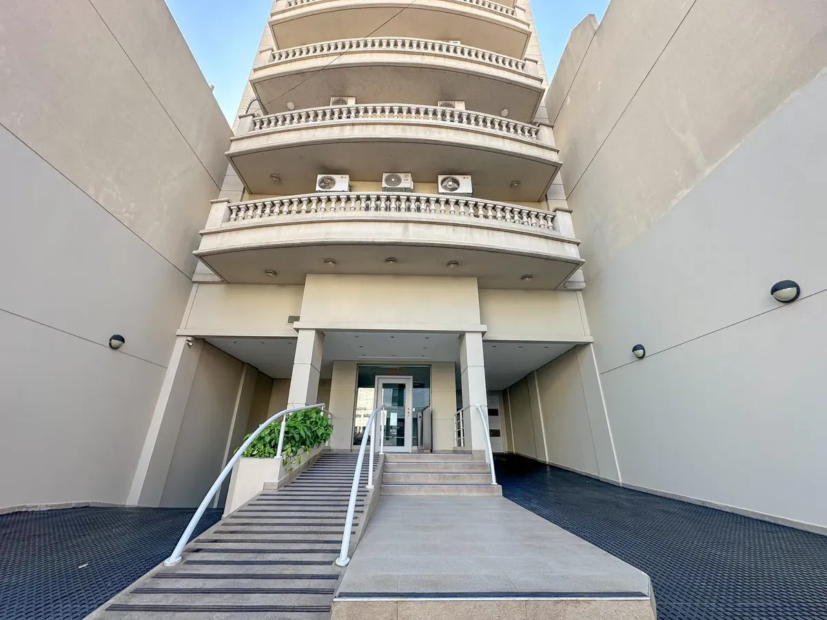 Аренда квартиры с 1 спальней и балконом в Lanús