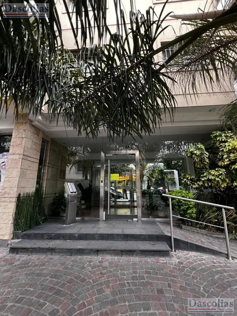 Two-bedroom apartment with parking in Lomas de Zamora