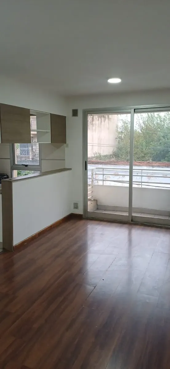 Two-room apartment in Lomas Centro, Lomas de Zamora