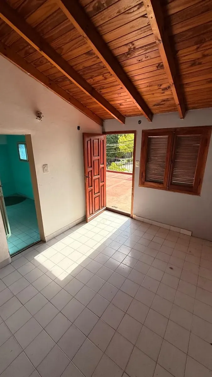 Apartamento no andar superior com 2 dormitórios em Lanús