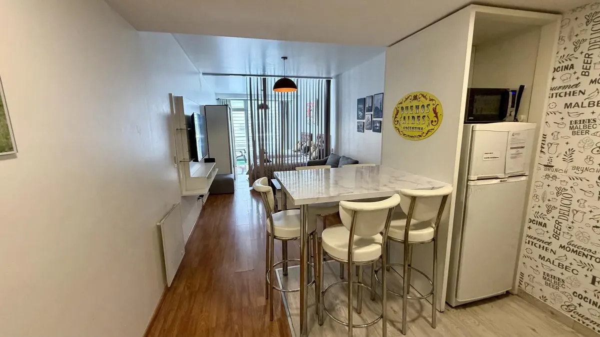 С мебелью квартира-студия в San Telmo с балконом и парковочным местом