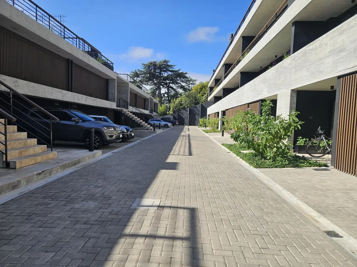 Brand new three-bedroom duplex apartment in Victoria