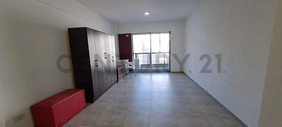 Kitnet com varanda em Monserrat