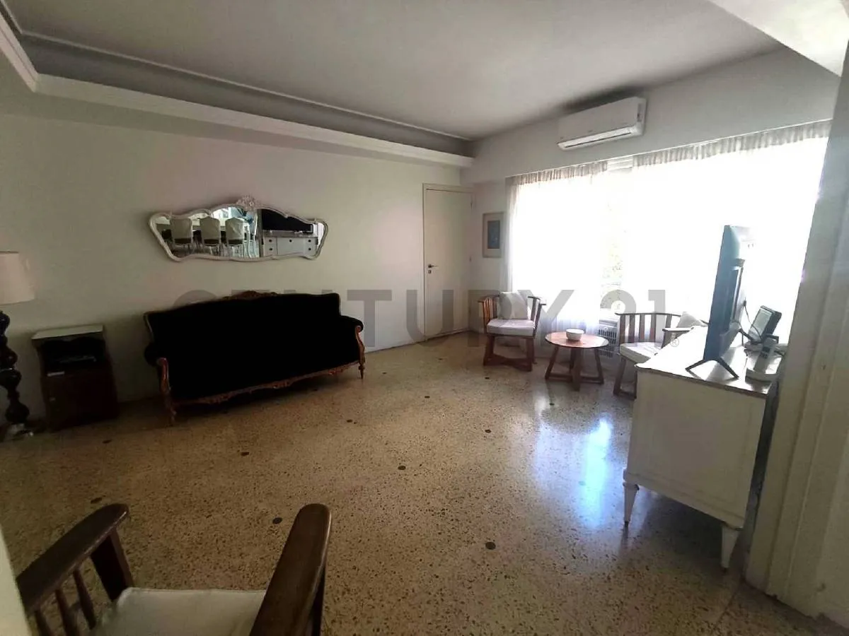 Semipiso de 4 ambientes con dependencia en Villa Crespo