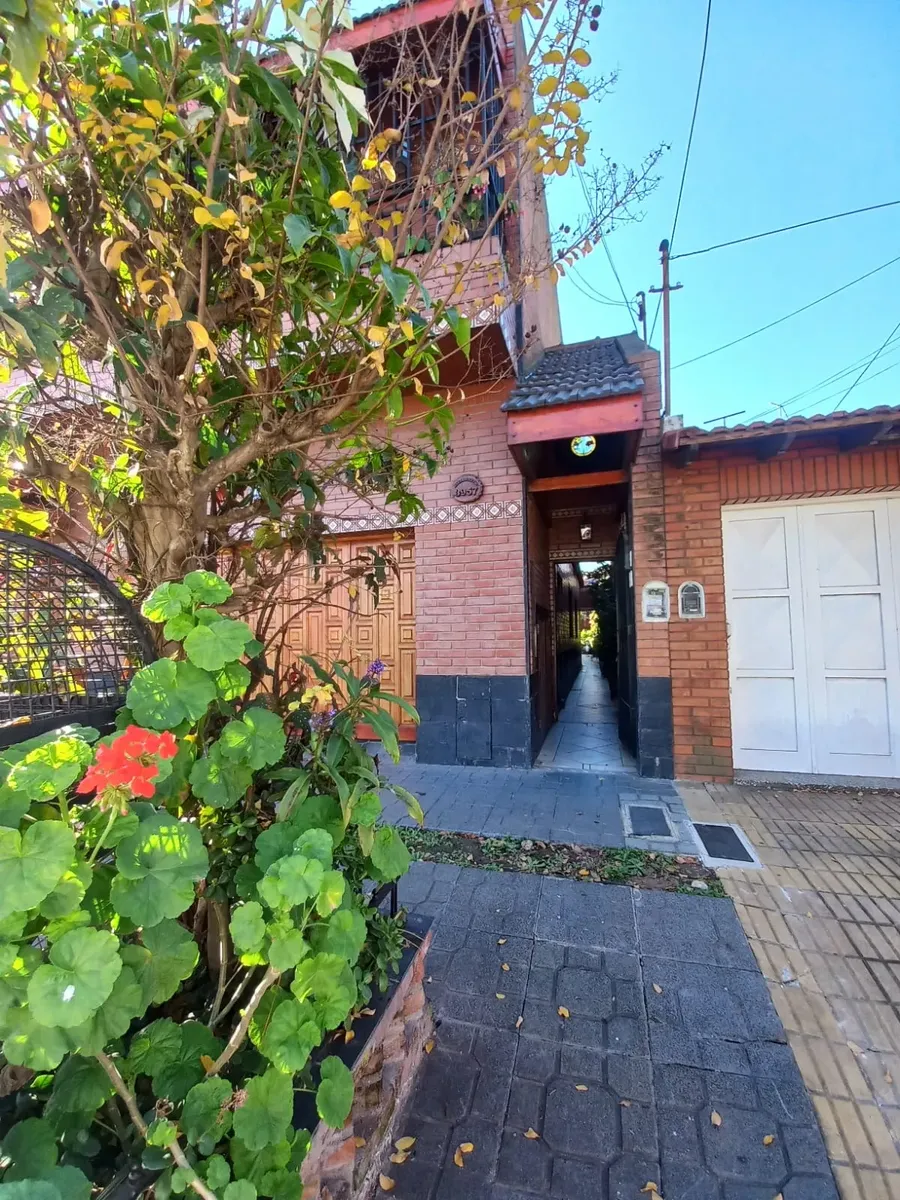 Chalet tipo PH de 1 dormitorio en Buenos Aires