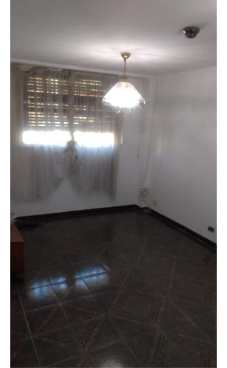 Departamento de 3 ambientes al frente en Villa General Mitre