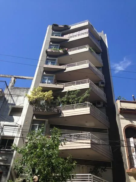 Bright studio apartment with balcony in Palermo