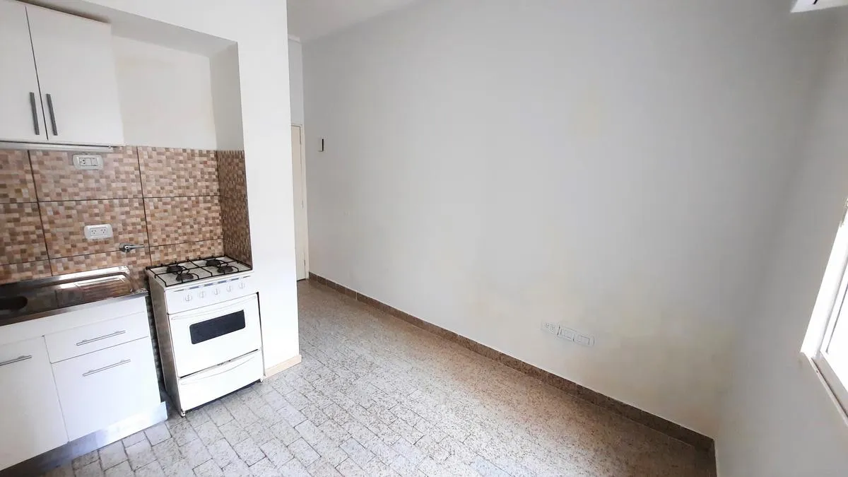 Квартира-студия после ремонта 13 m² на 2-м этаже без лифта в Almagro