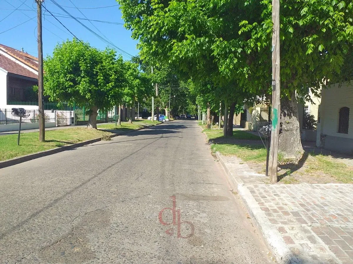 Дом на двух этажах с 4 спальнями в Almirante Brown, Jose Mármol