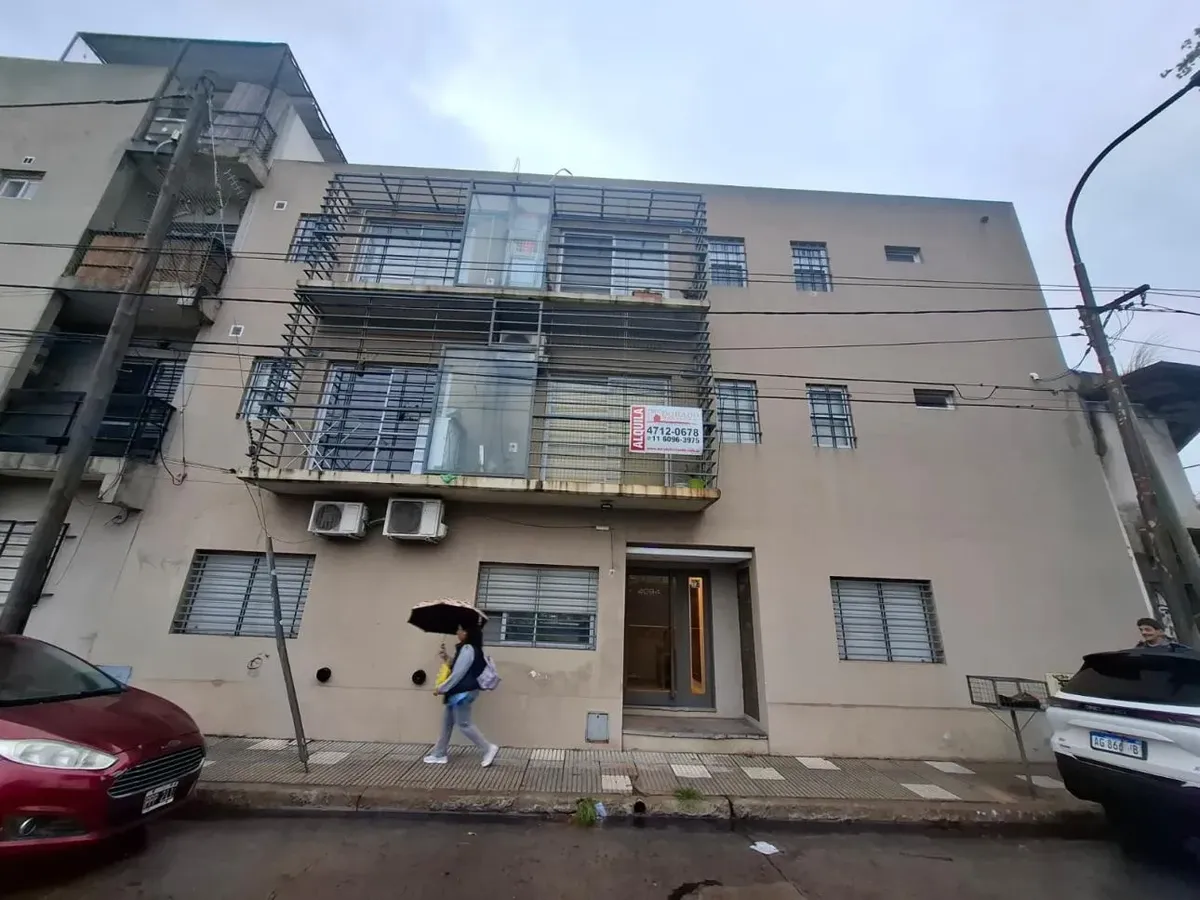 Two-room apartment with balcony in General San Martín