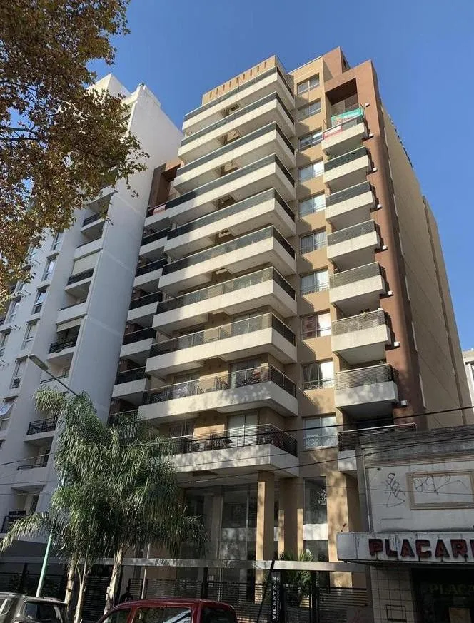 Apartamento de três ambientes com 2 suítes em Lomas de Zamora