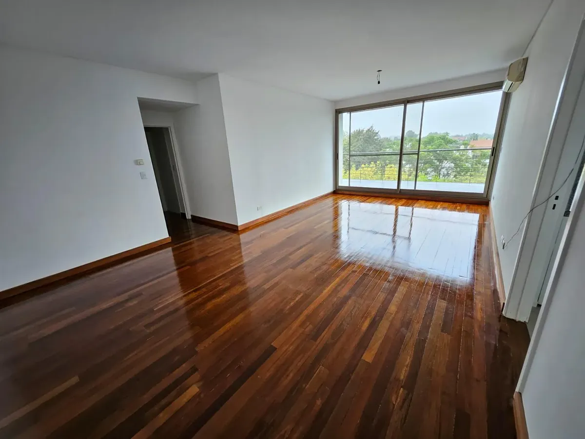 Departamento de 4 ambientes con dependencia en Arboris Las Lomas, San Isidro