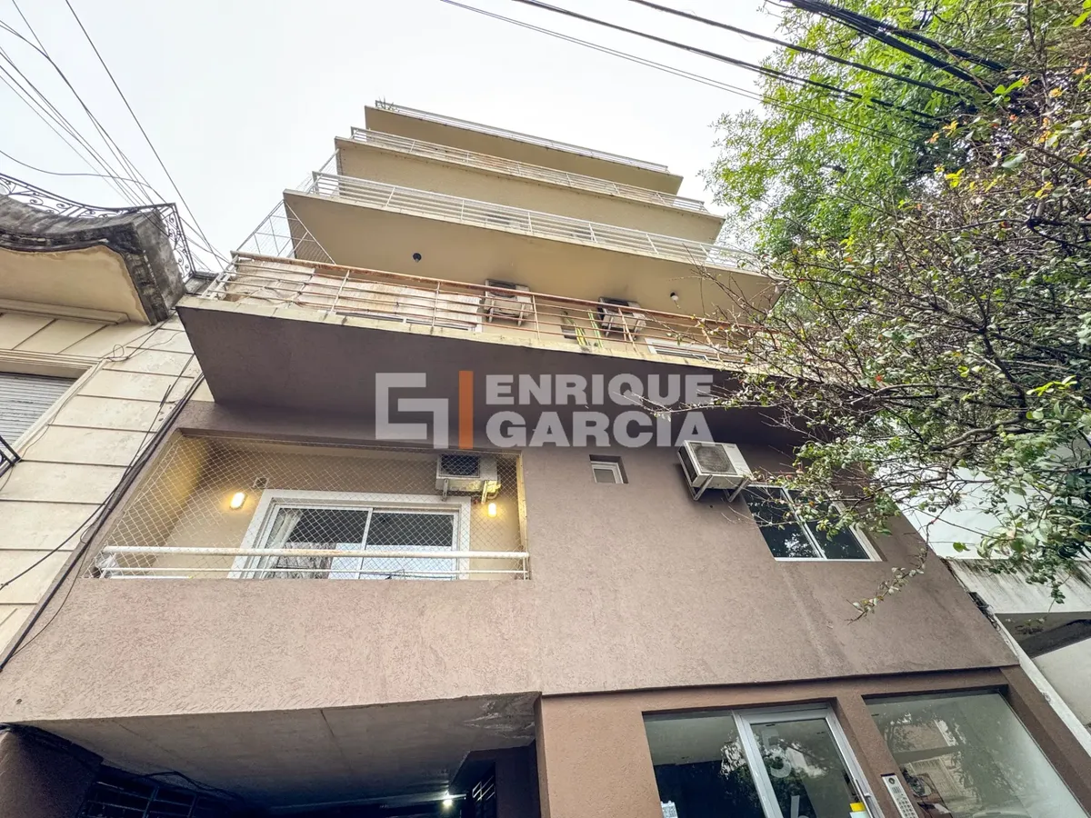 Semipiso de 2 ambientes con balcón en Villa Urquiza