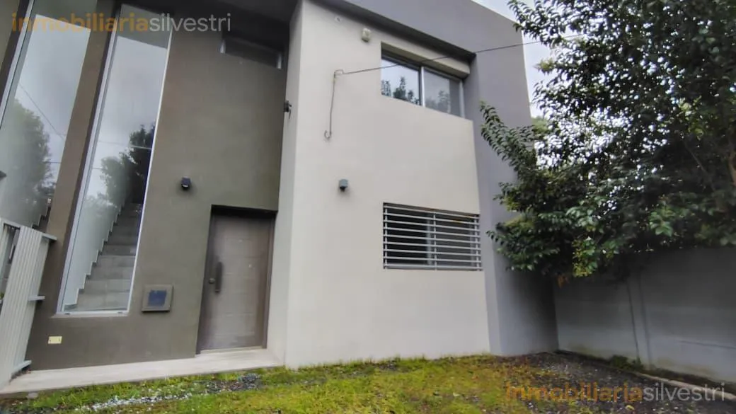 Duplex com 2 dormitórios e escritório em City Bell
