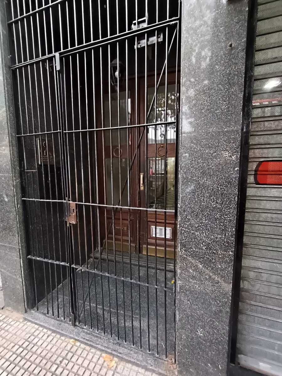 Two-room apartment on La Rioja in Balvanera