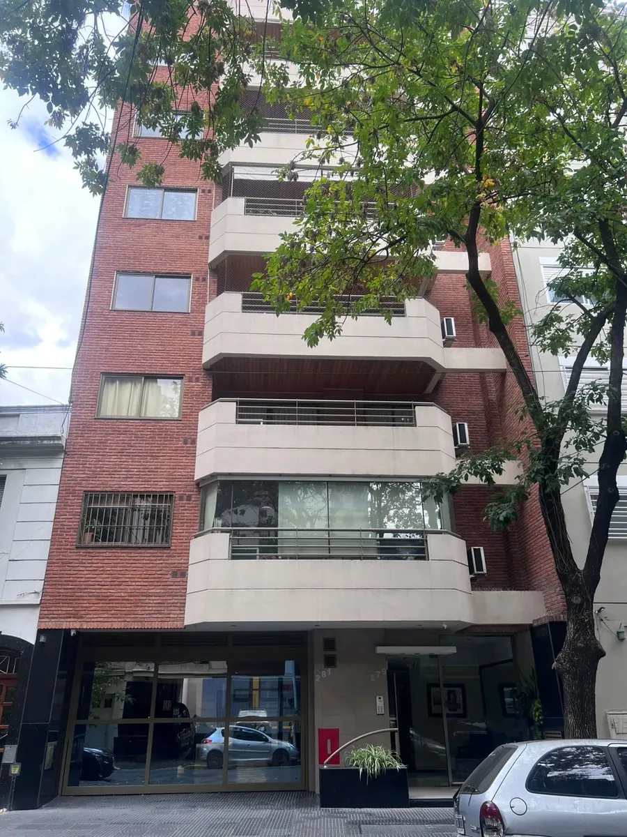 Departamento de 4 ambientes con suite y cochera en Caballito