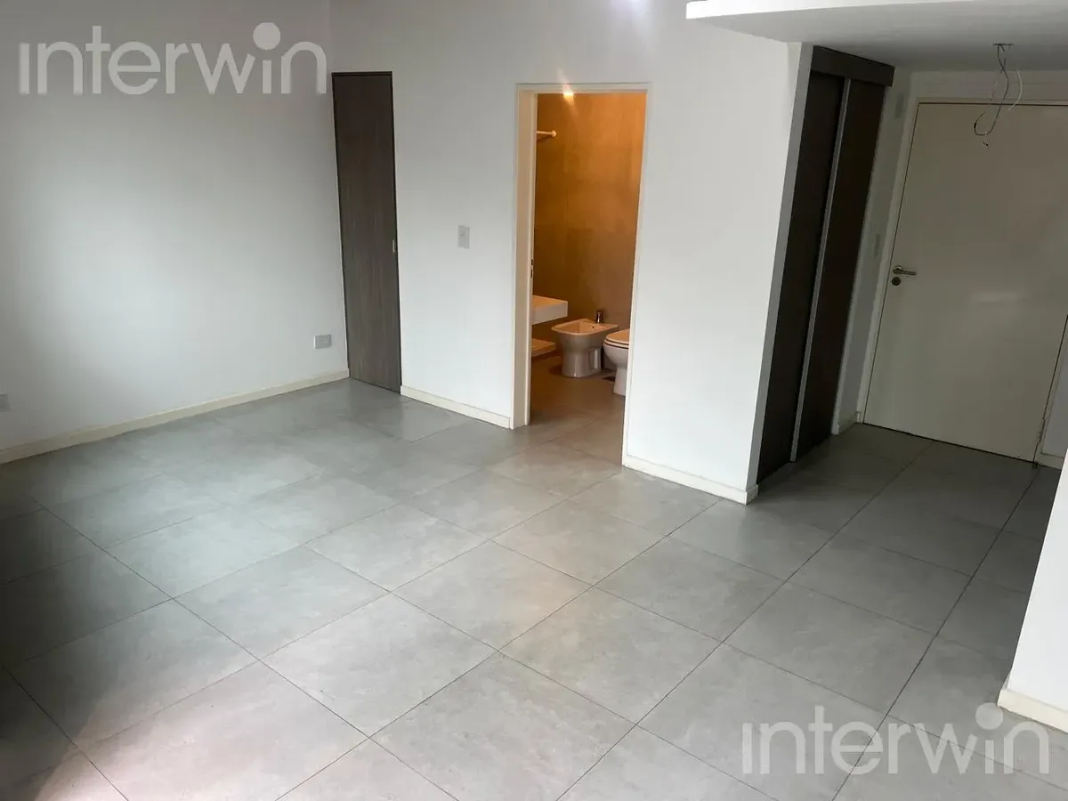 Studio apartment with balcony in San Telmo