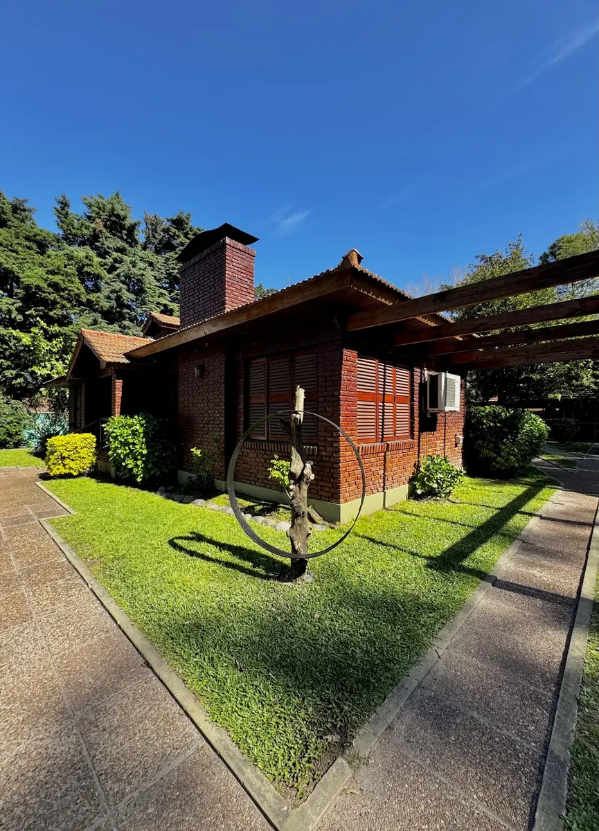 Casa quinta para aluguel temporário em Tortuguitas (José C. Paz) com 3 quartos