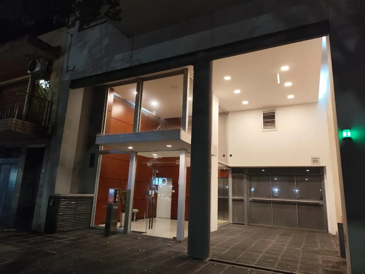 Трёхкомнатная квартира с балконом в Villa Urquiza