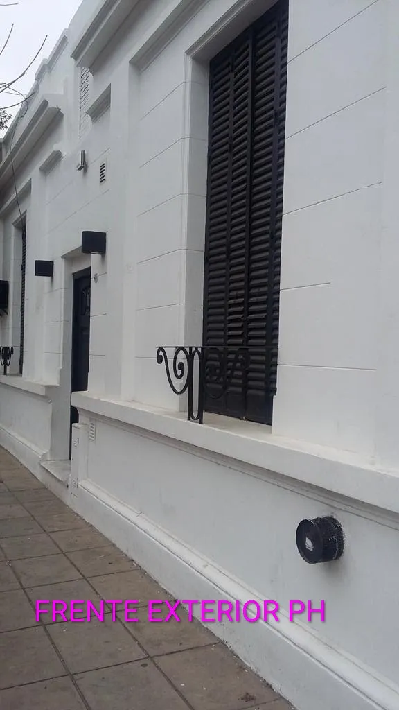 PH al frente de 2 dormitorios en Nueva Pompeya